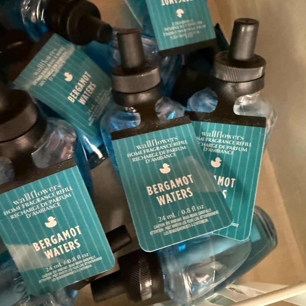 5 bbw Wallflowers Bergamot Waters Home Fragrance Refills - Teal Blue